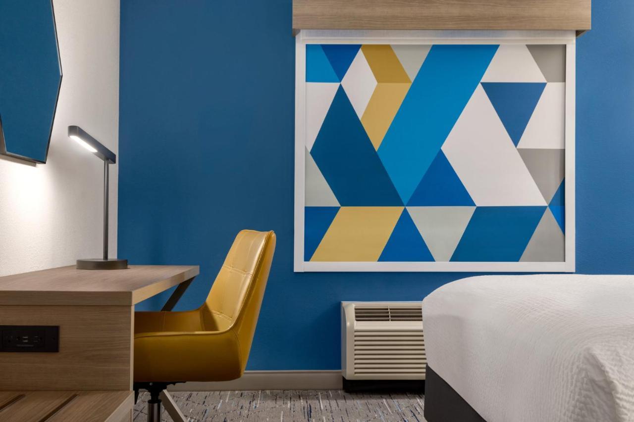 Holiday Inn Express Hotel & Suites Fort Pierce West By Ihg Buitenkant foto