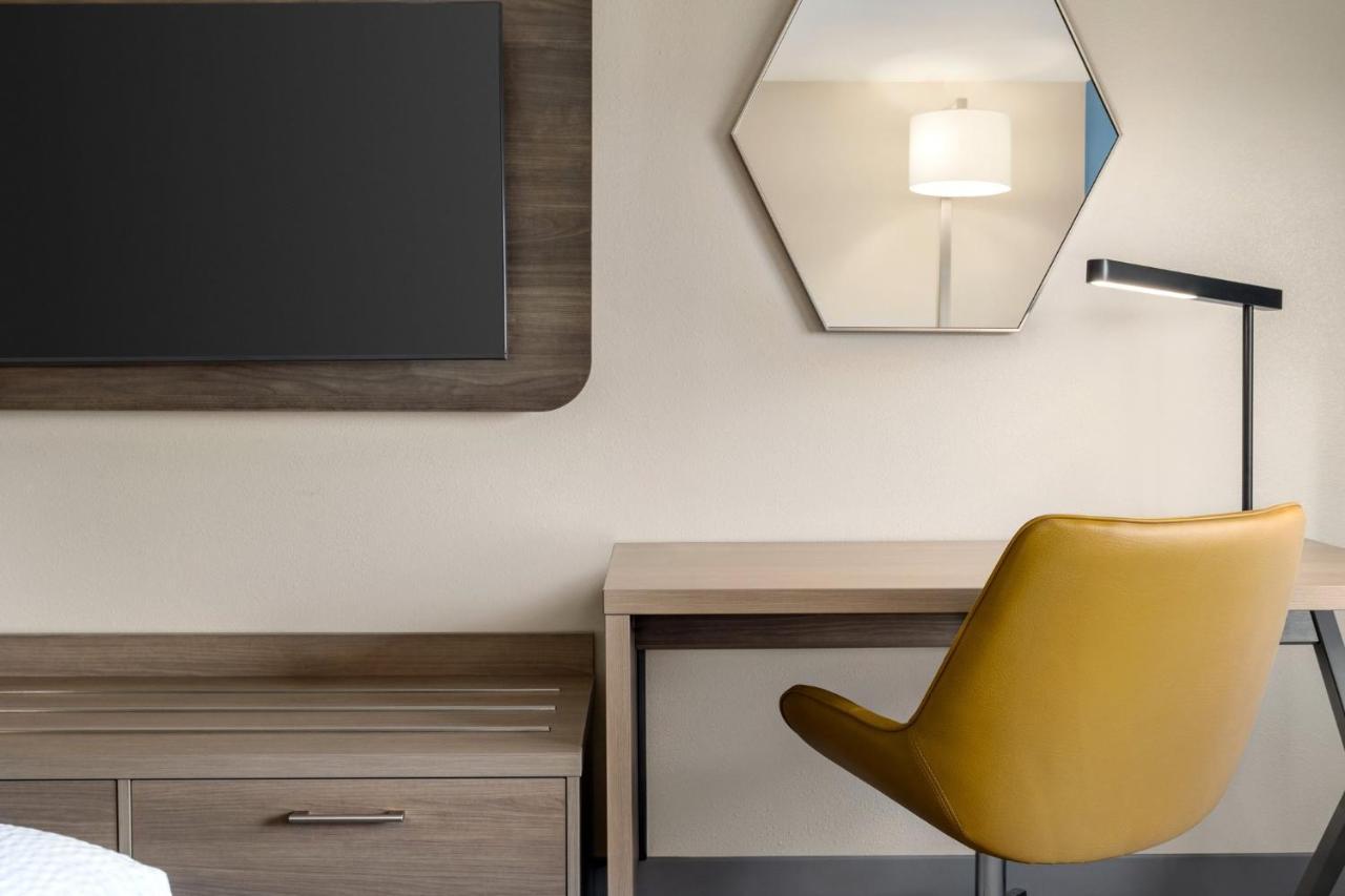 Holiday Inn Express Hotel & Suites Fort Pierce West By Ihg Buitenkant foto